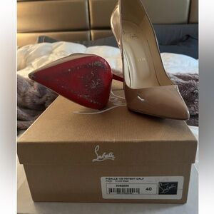 Christian Louboutin. Pigalle 120. Patent leather, nude/beige. Size 40.